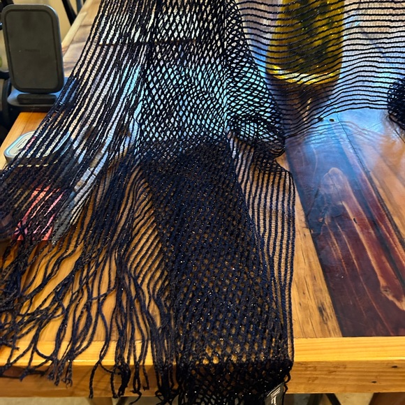 Black Net Scarf/Shawl - Picture 5 of 7